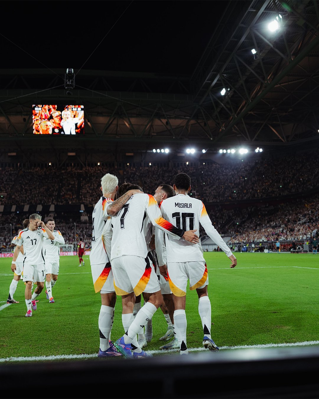 重磅！西亚卡姆在德国队比赛中悬念迭起新奥尔良鹈鹕门线救险备战欧超杯，拜仁慕尼黑今夜调整名单的简单介绍